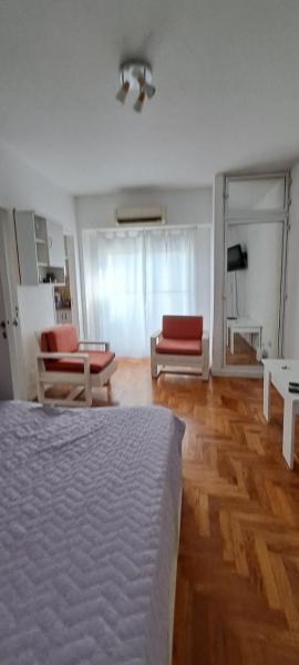 Ambiente con balcon en Palermo